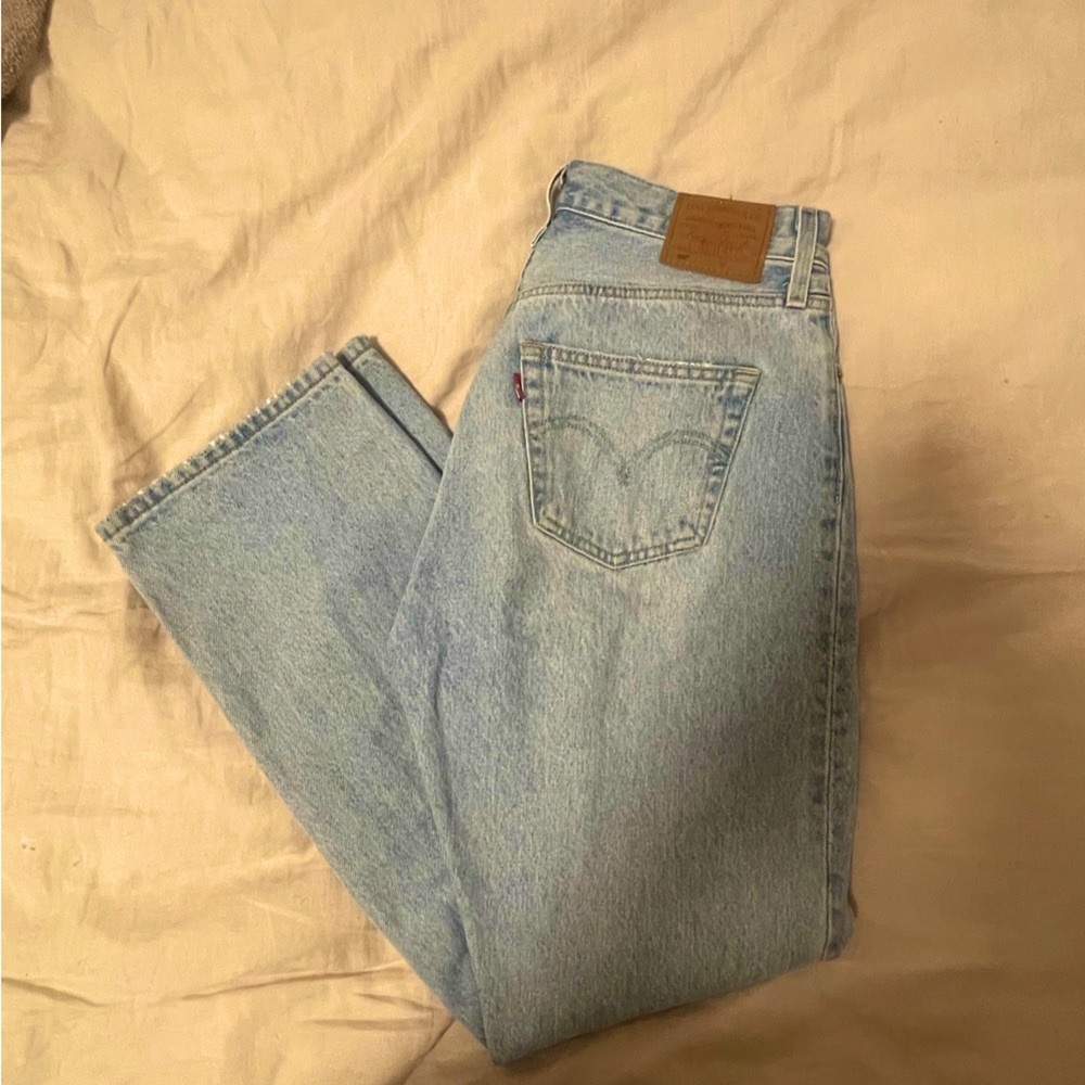 Levi’s 501 90s light wash straight leg jeans